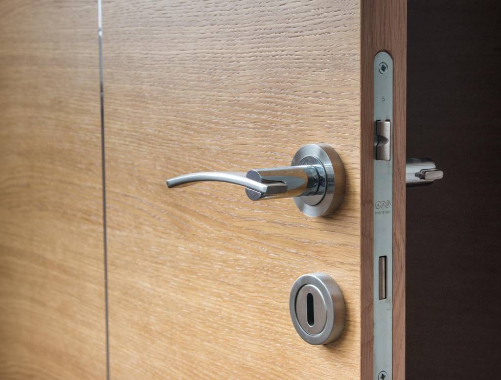 Modern wood grain and solid color melamine interior door finishes